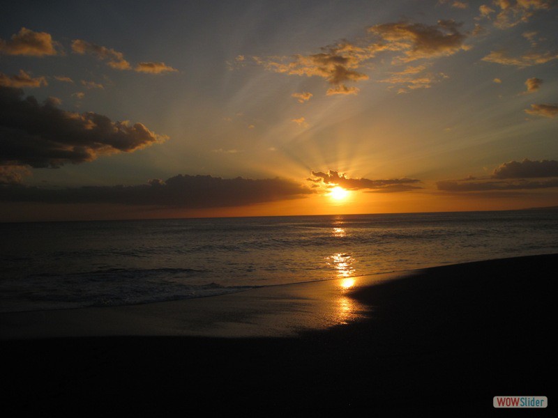 sunset-mata-oscura-beach